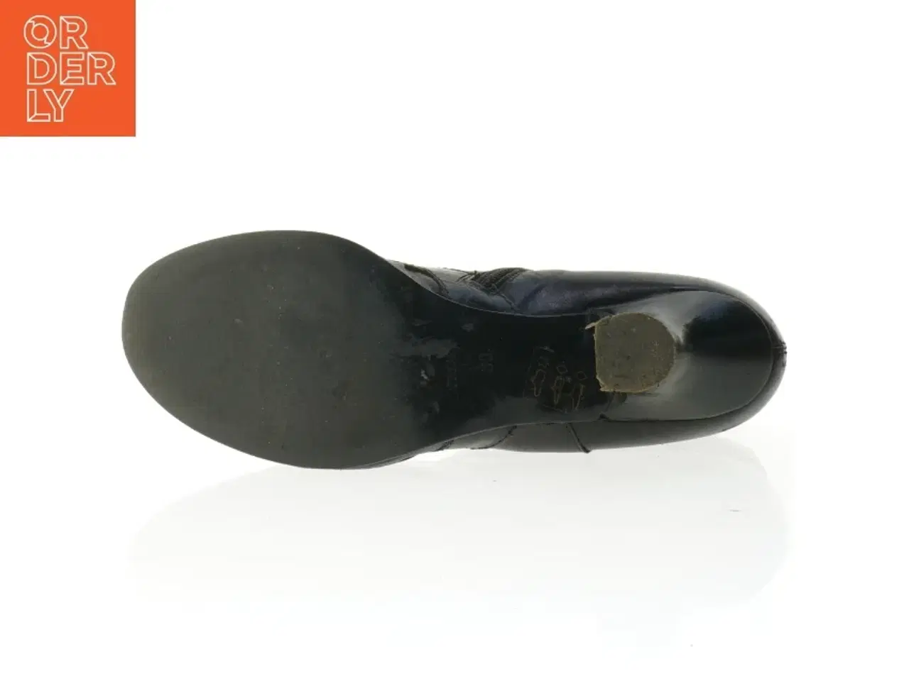 Billede 4 - Sort ankelstøvle med hæl (str. 39)