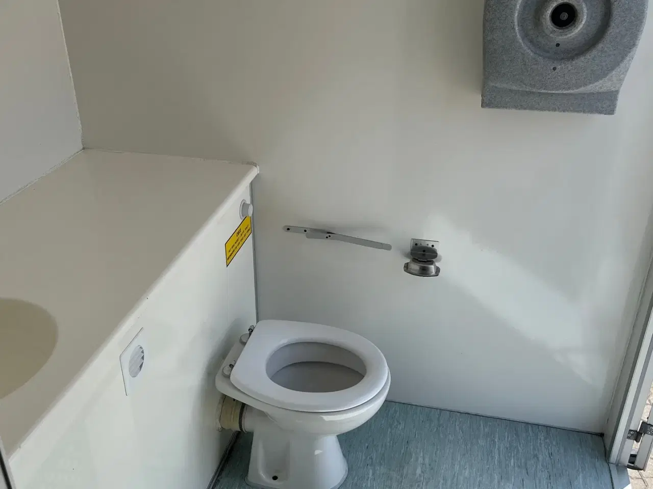 Billede 16 - Scanvogn Badmobil Bad 1 toiletvogn