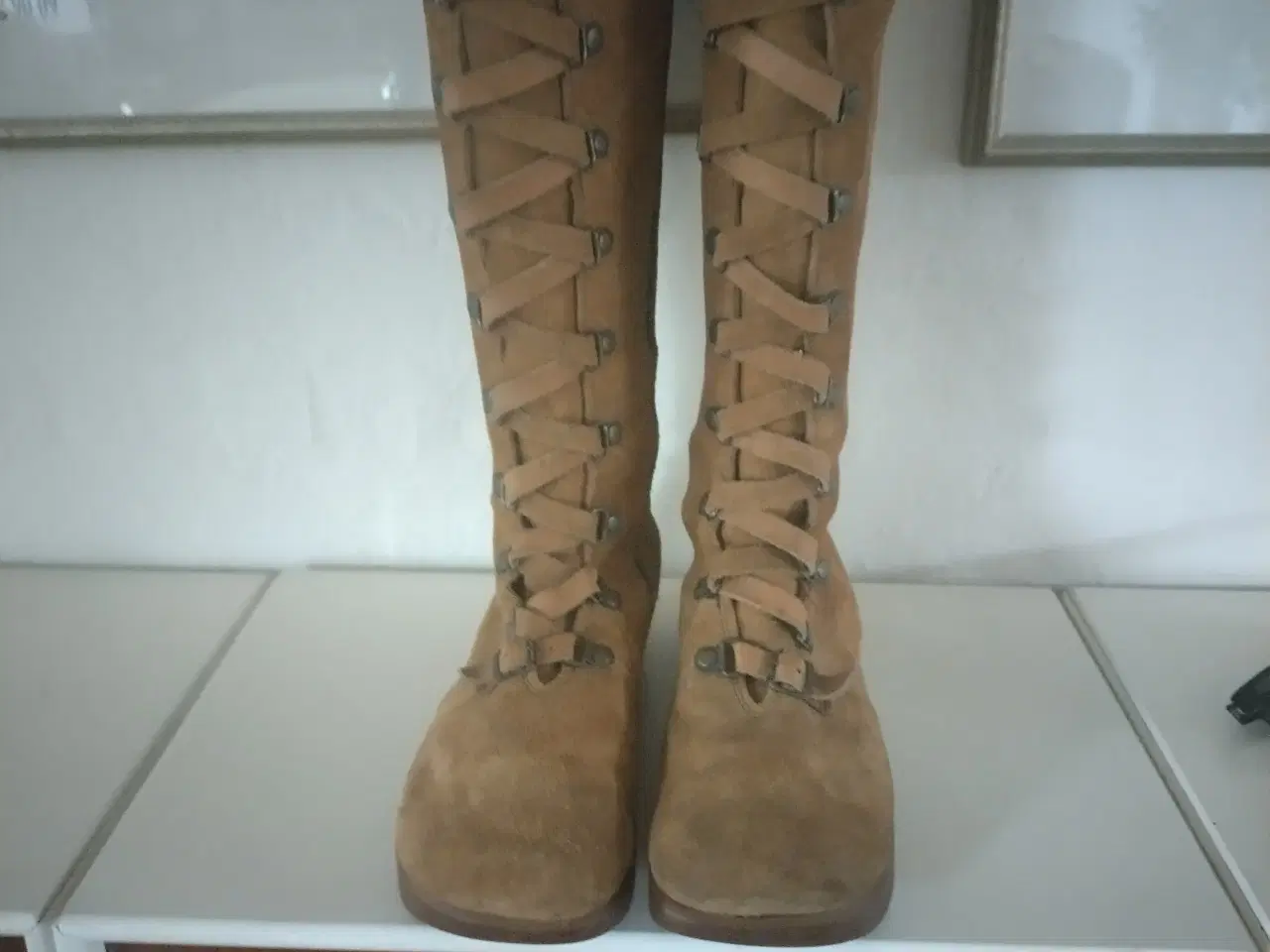 Billede 1 - Kalsø Støvler med minus hæl, str 42