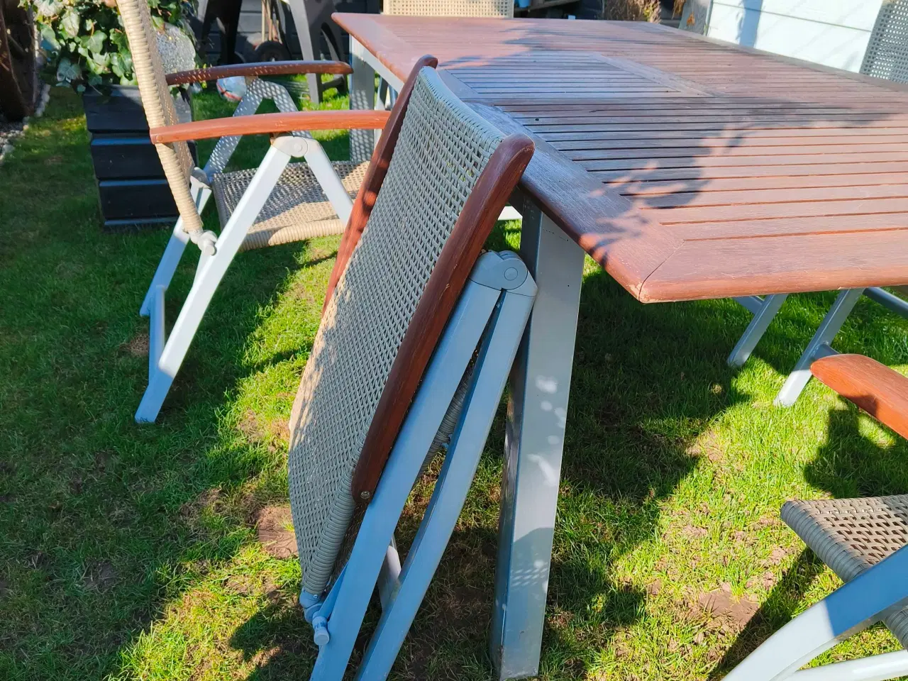 Billede 5 - Hårdttræ havemøbelsæt