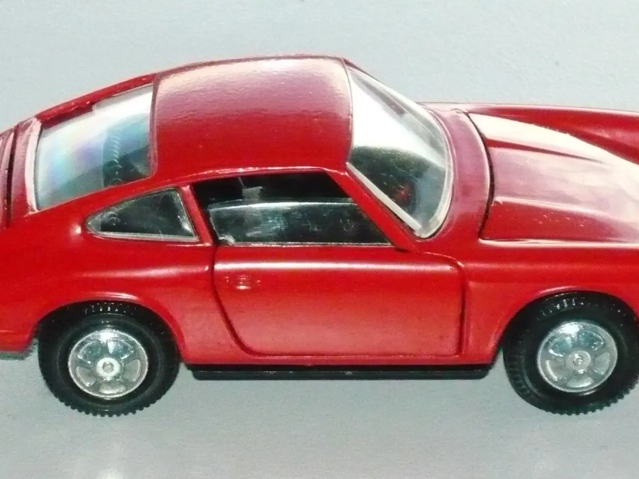 Billede 4 - "KIRK" PORSCHE 911 S GUL ELLER RØD PR. STK!