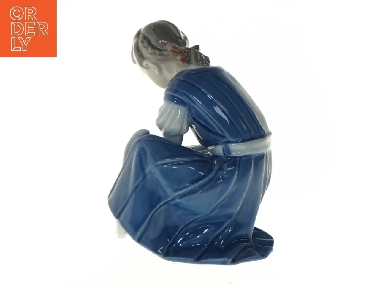 Billede 3 - Porcelænsfigur af pige og kat fra B&G (str. 15 cm)