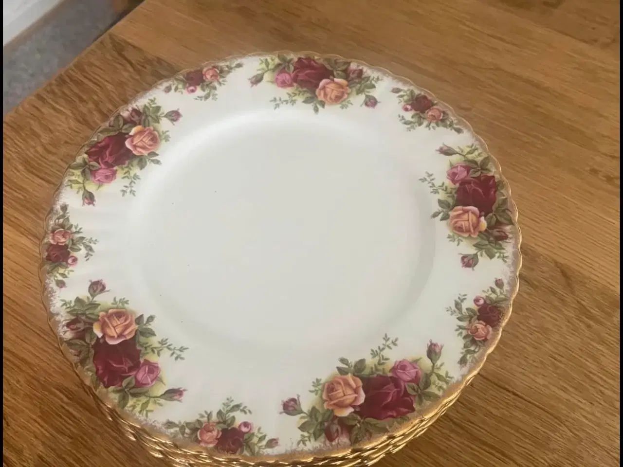 Billede 1 - Landsbyrosen dybe og flade. Stk pris