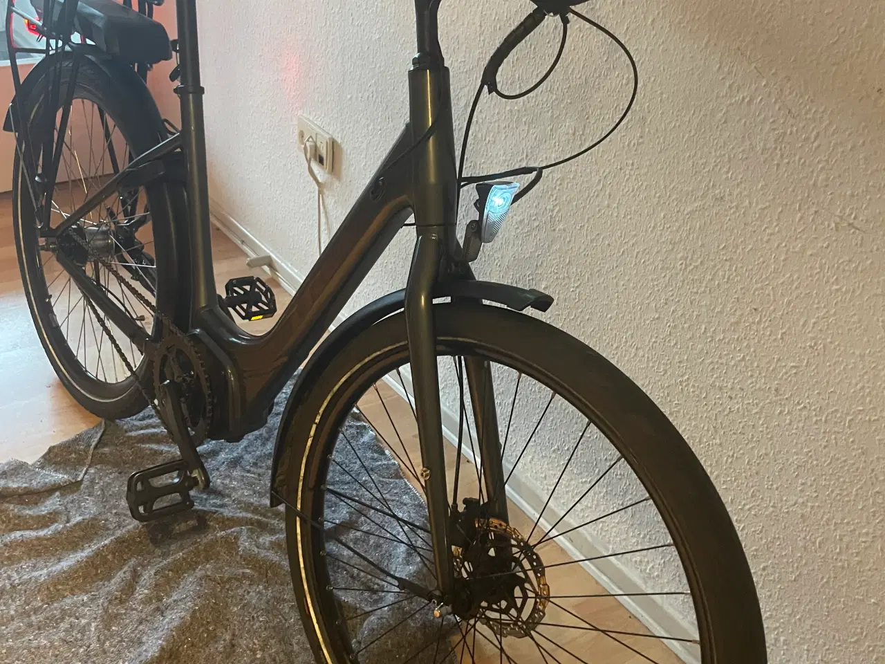 Billede 12 - Elcykel Trek District+ 1C - Grey L (500Wh) 