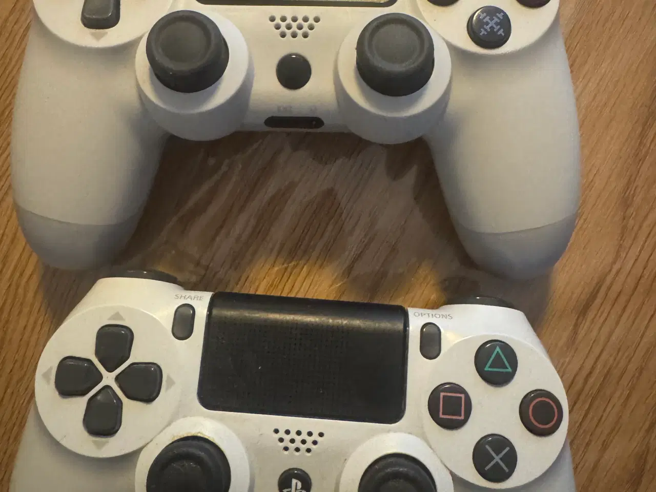 Billede 2 - playstation 4 pro i hvid 