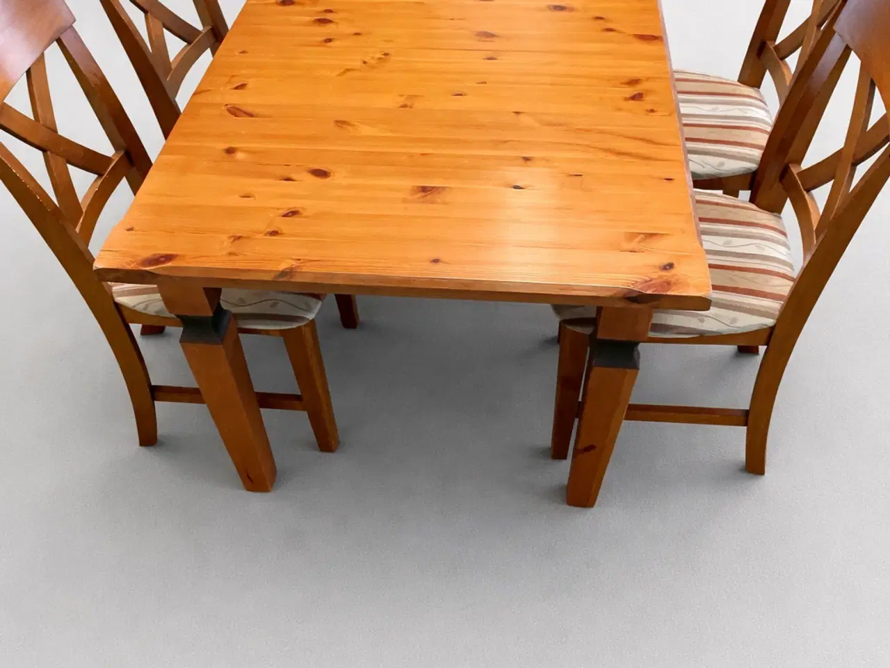 Billede 1 - Spisebord i kirsebærtræ