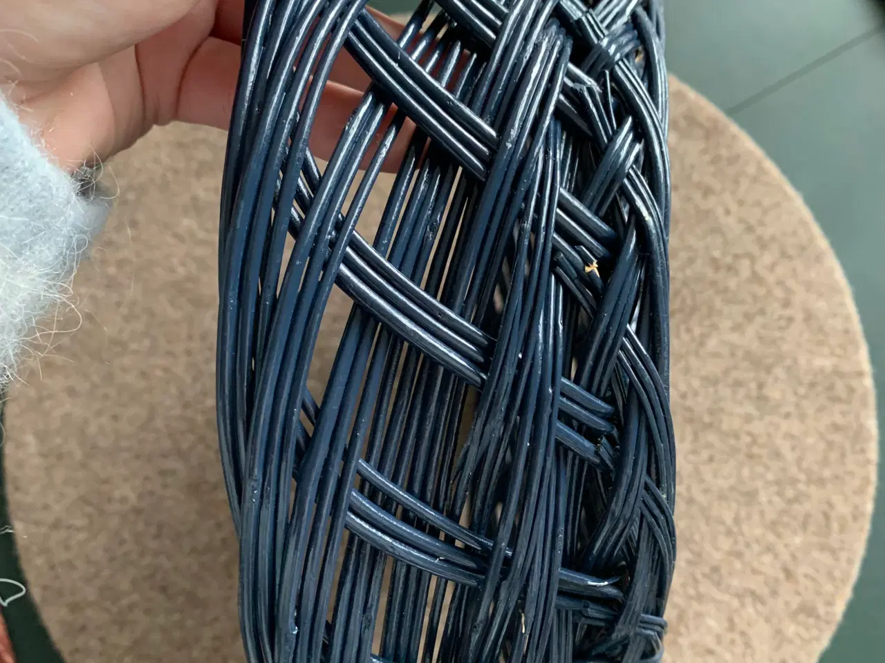 Billede 4 - Mørkeblå flettet brødkurv