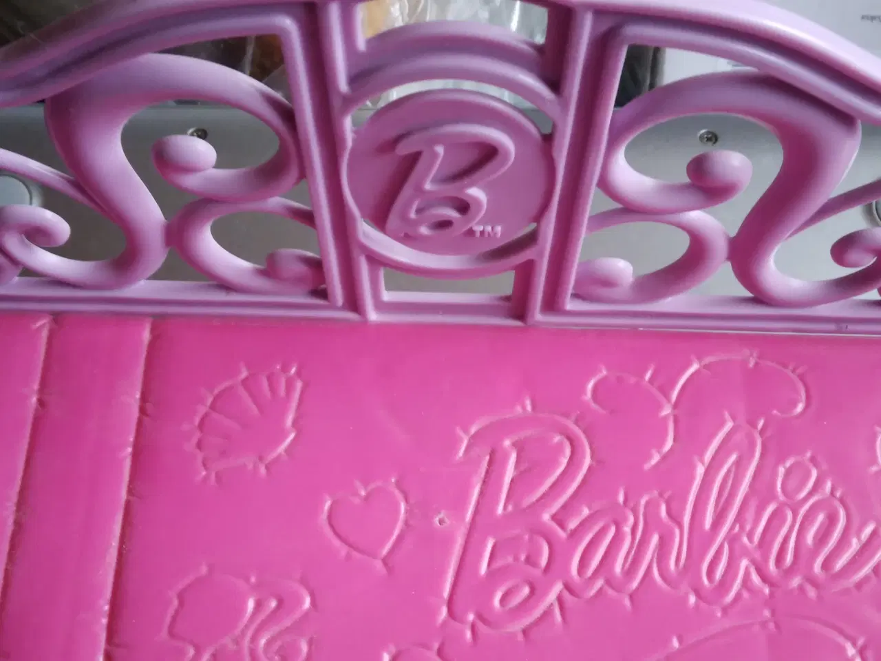 Billede 3 - Barbie ting - sofa og vogn