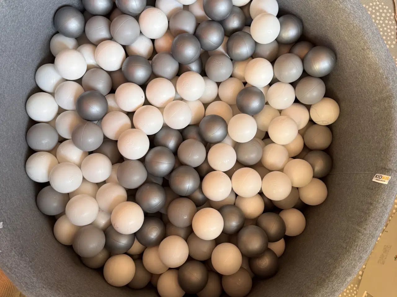 Billede 1 - boldbassin med extra bolde 100x40