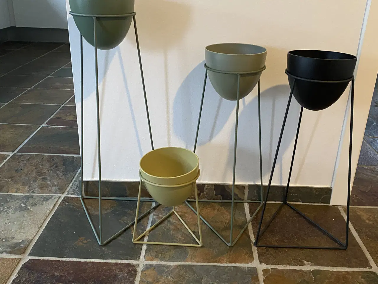 Billede 1 - Dekorative urtepotter på stativ