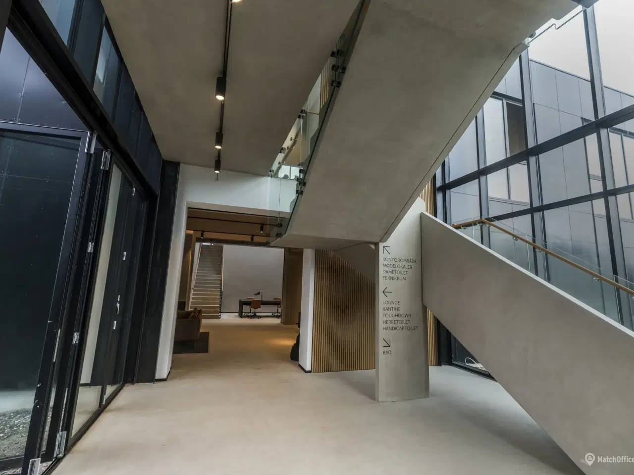 Billede 5 - Sjældent udbudt kontor med bedste beliggenhed og direkte udsyn til grønne omgivelser - GRATIS PARKERING