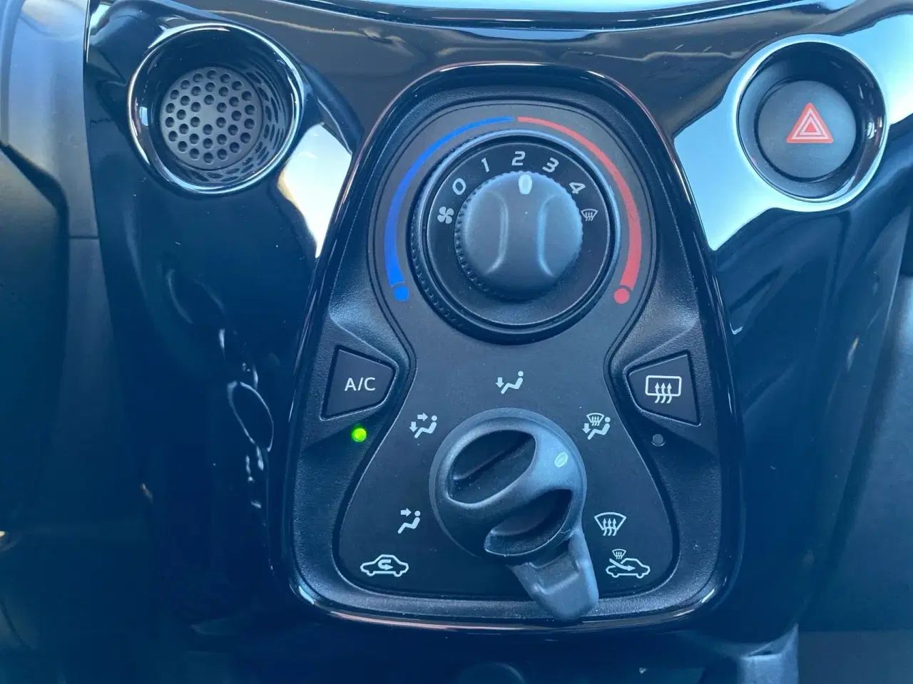 Billede 15 - Peugeot 108 1,0 e-Vti More+ 69HK 5d