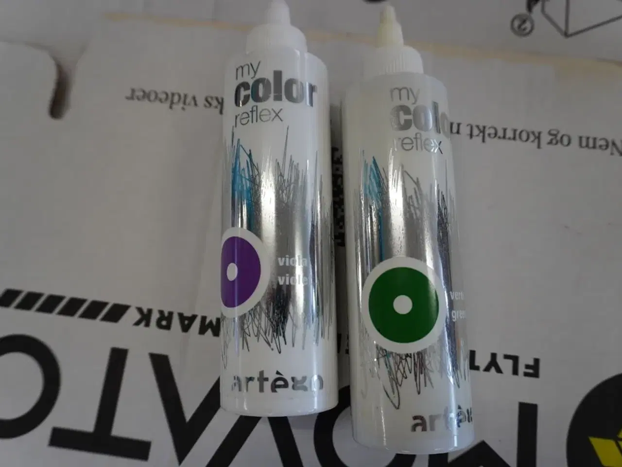 Billede 1 - Kasse med hårfarve, Artego, 200ml.