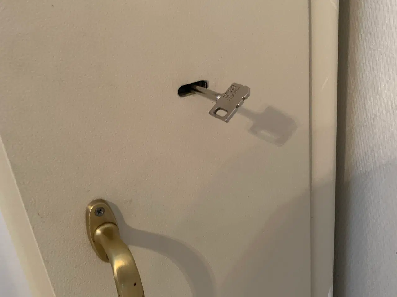 Billede 2 - Våbenskab til 6 stk.