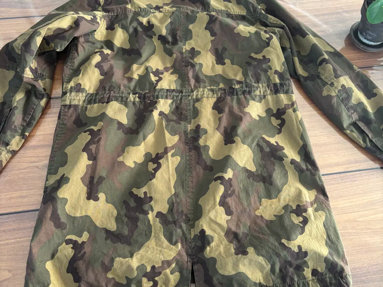 Billede 4 - Jakke camouflage str m (stor i str)