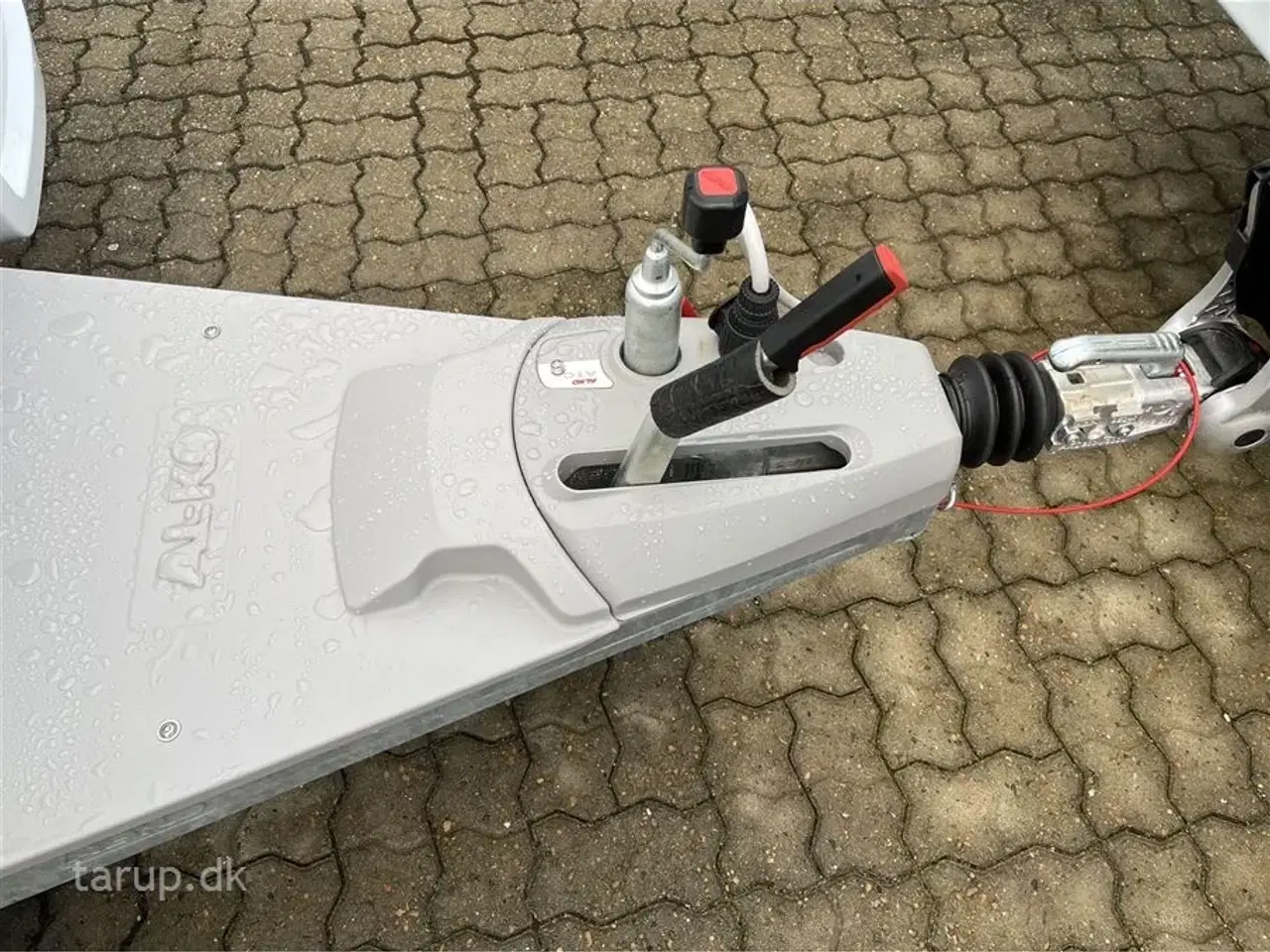 Billede 5 - 2026 - Kabe Smaragd 520 XL KS Premium Line   Fransk seng, rundsiddegruppe i mørkegråt skind, ALDE centralvarme, vandbåren gulvvarme, stort kompressor køleskab