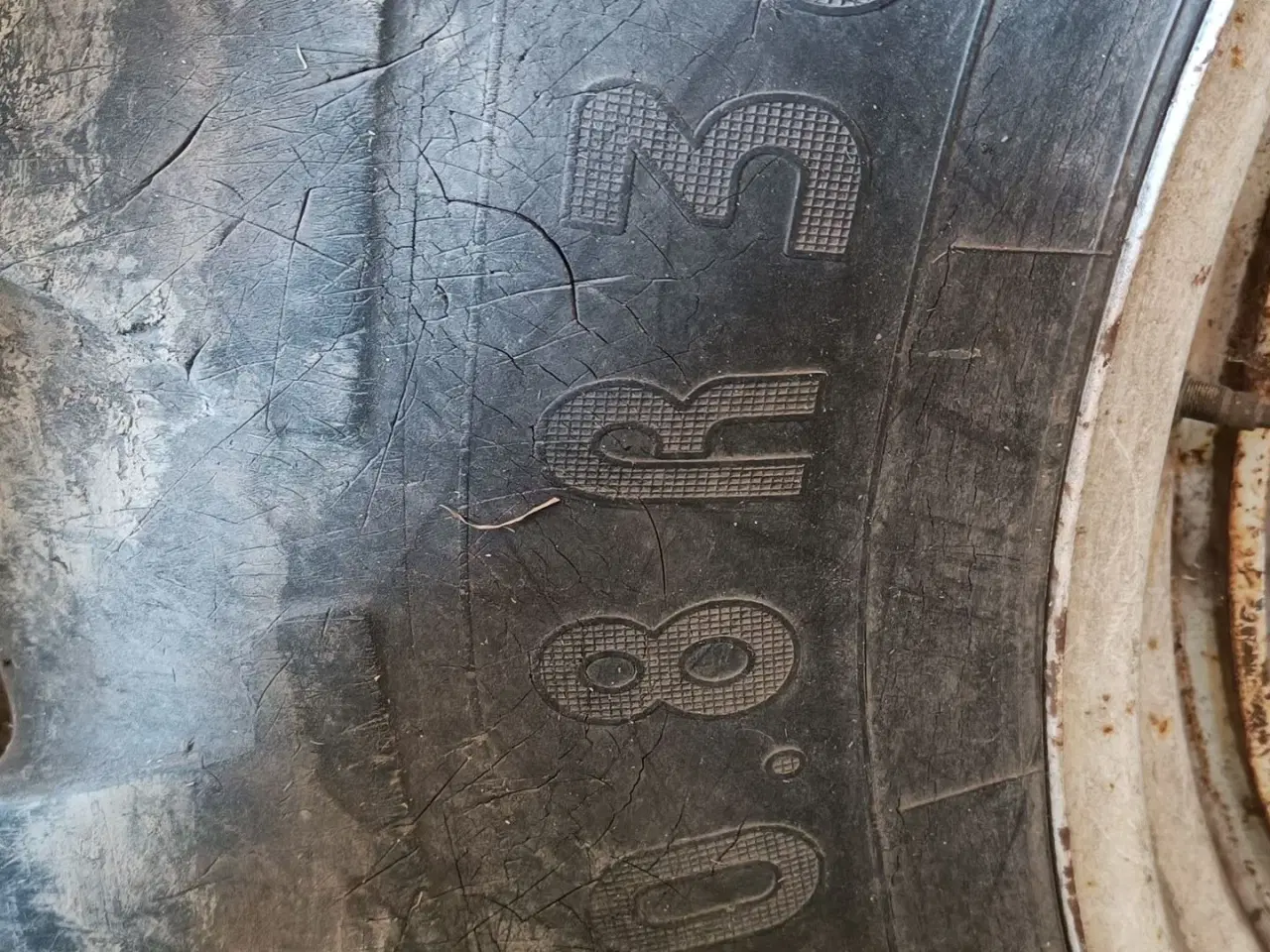 Billede 2 - - - - Tvillinghjul Bag 20.8R 38 4lås pr hjul