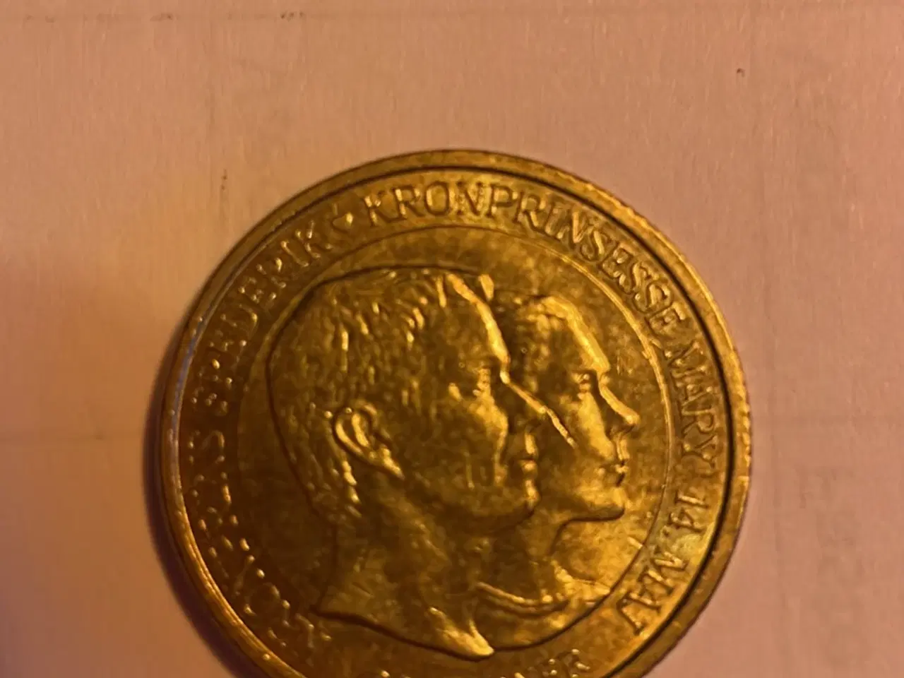 Billede 1 - Jubilæriumsmønt kronprinsse parret 2004