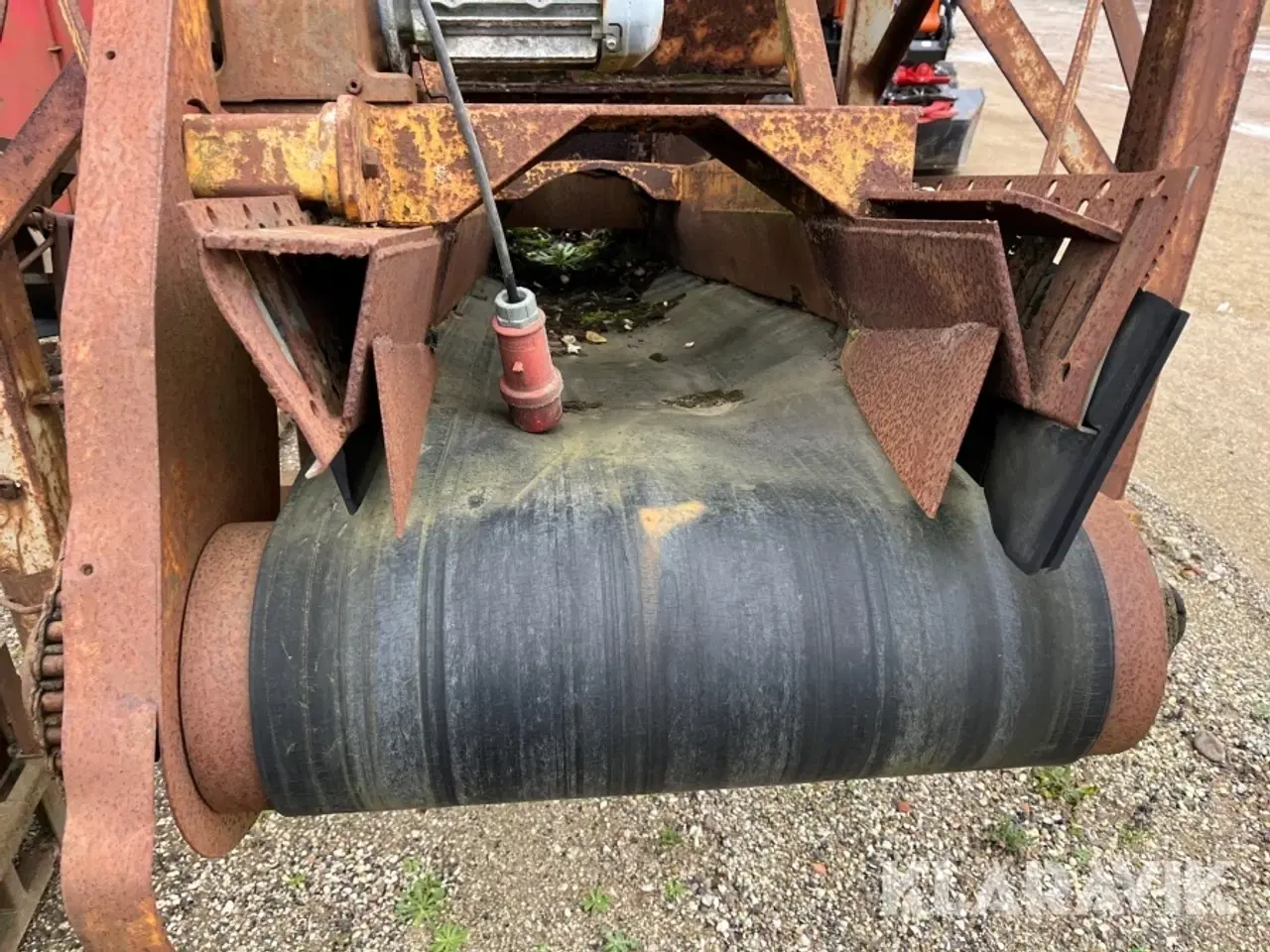 Billede 5 - Fødekasse med udleveringsbånd