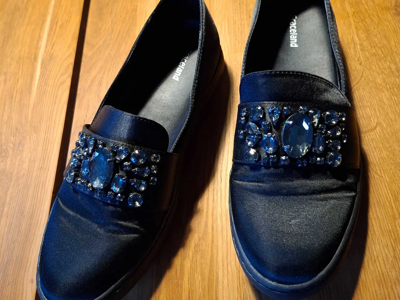 Billede 2 - Graceland sko med sten i str 40
