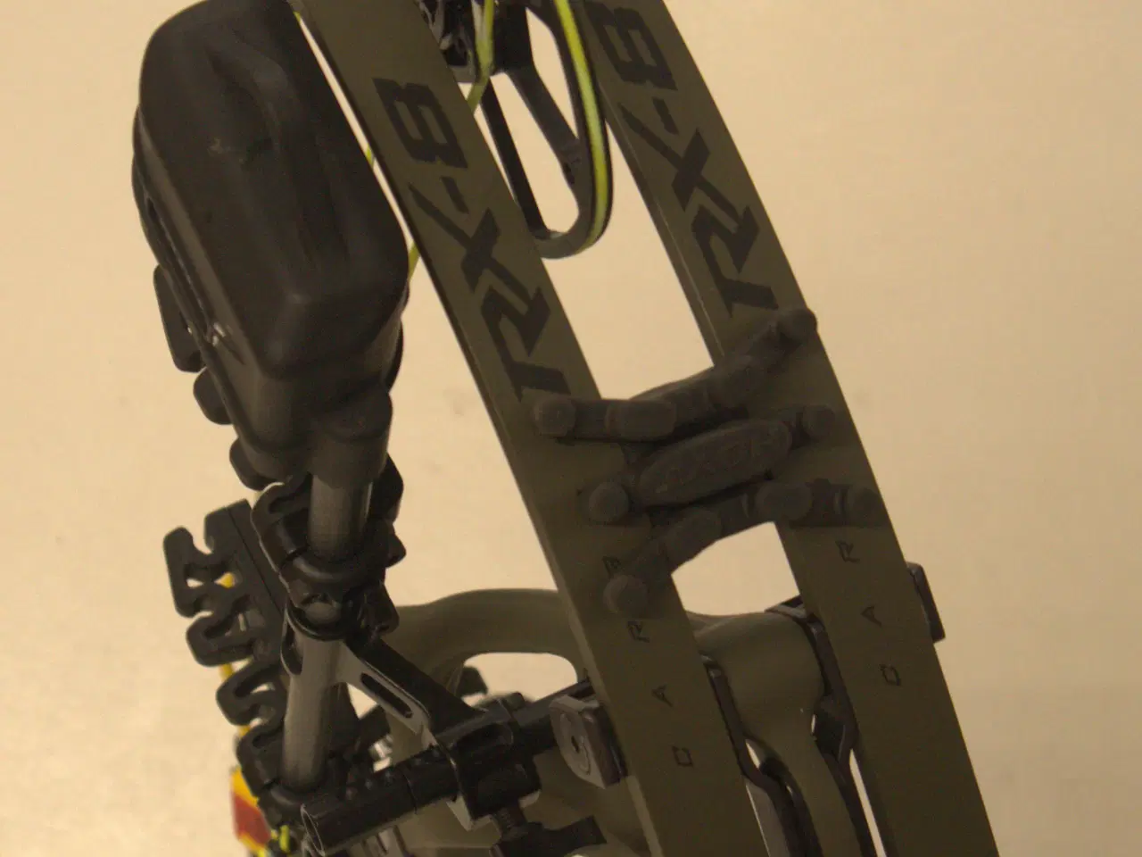 Billede 2 - Brugt Hoyt RX8 Compoundbue RH 65# 28,25-30¨