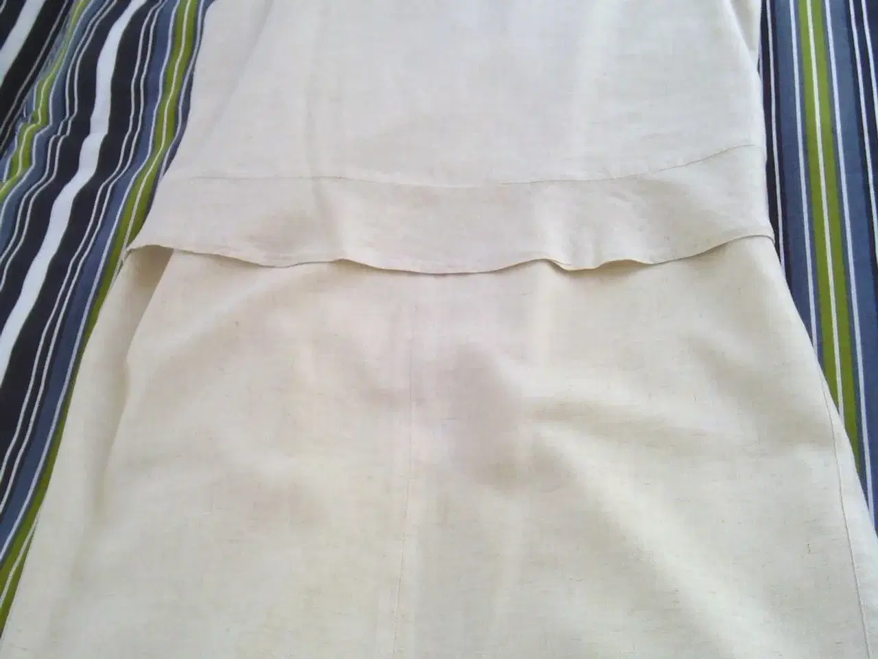 Billede 1 - Nederdel med top - sommersæt