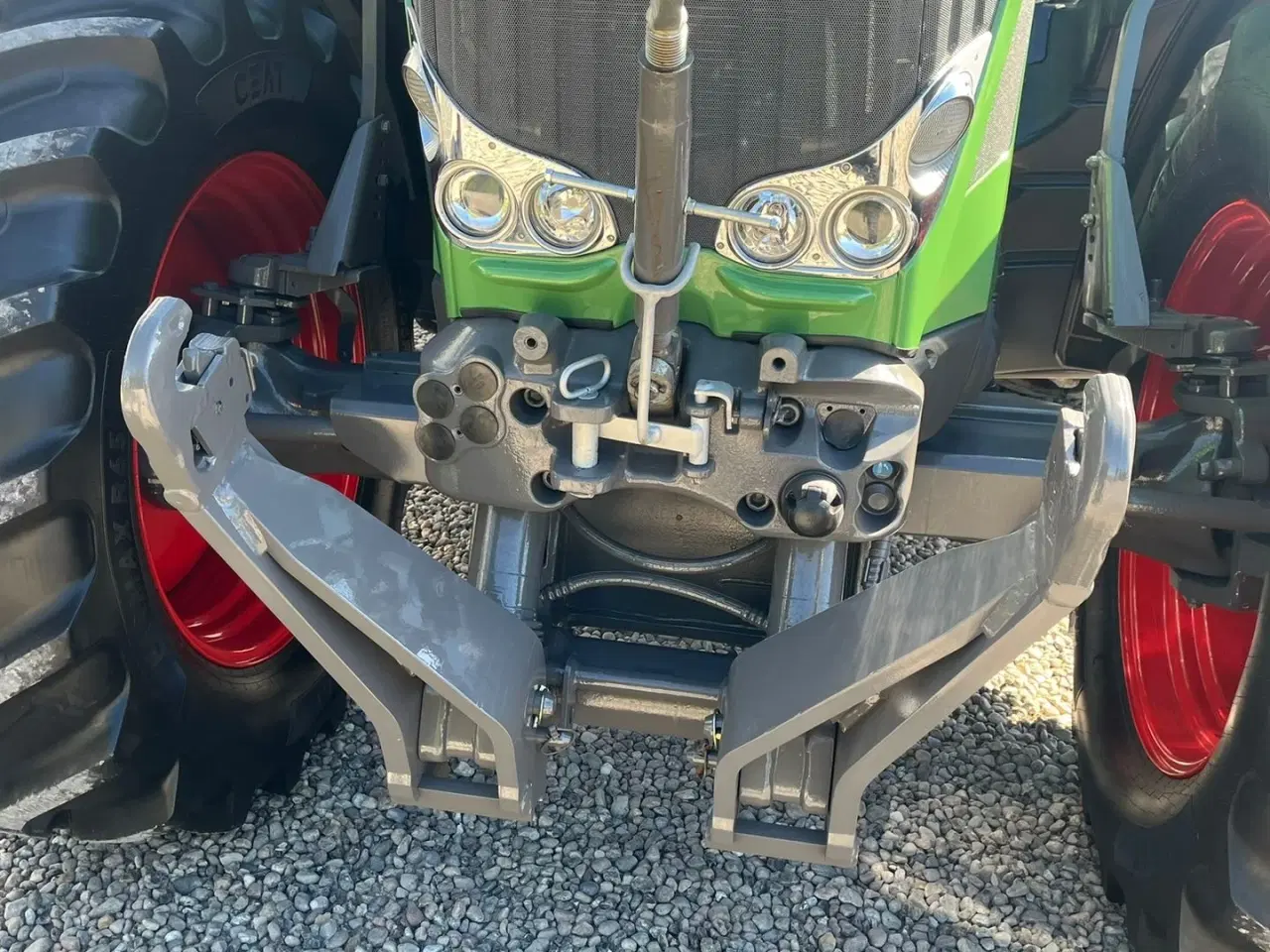 Billede 4 - Fendt 828 Profi model. Meget flot traktor med nye fordæk.