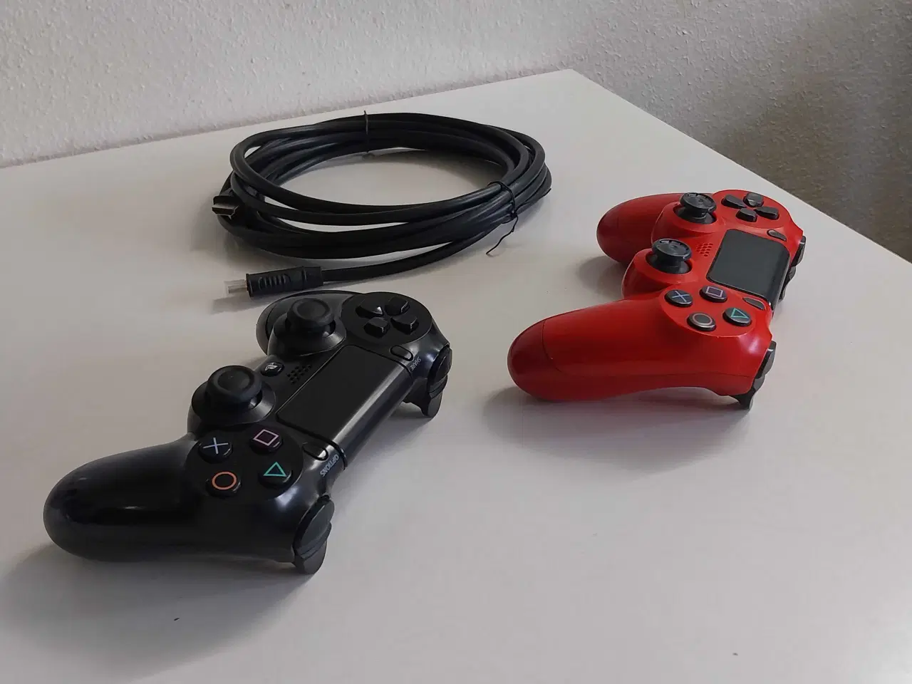 Billede 7 - 2 controllere til Playstation.  1 skærmkabel 