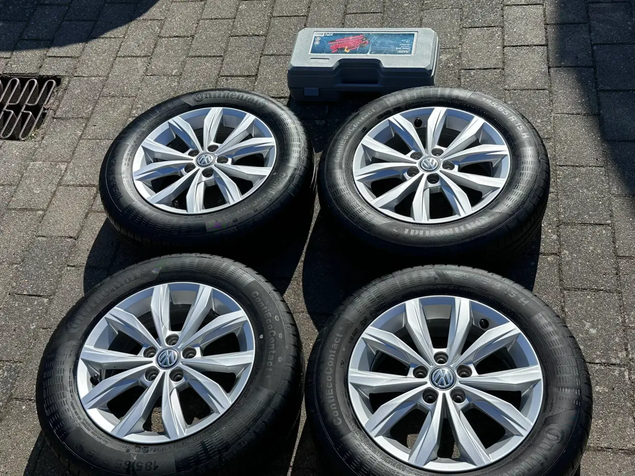 Billede 1 - VW Polo originale alufælge med Continental 