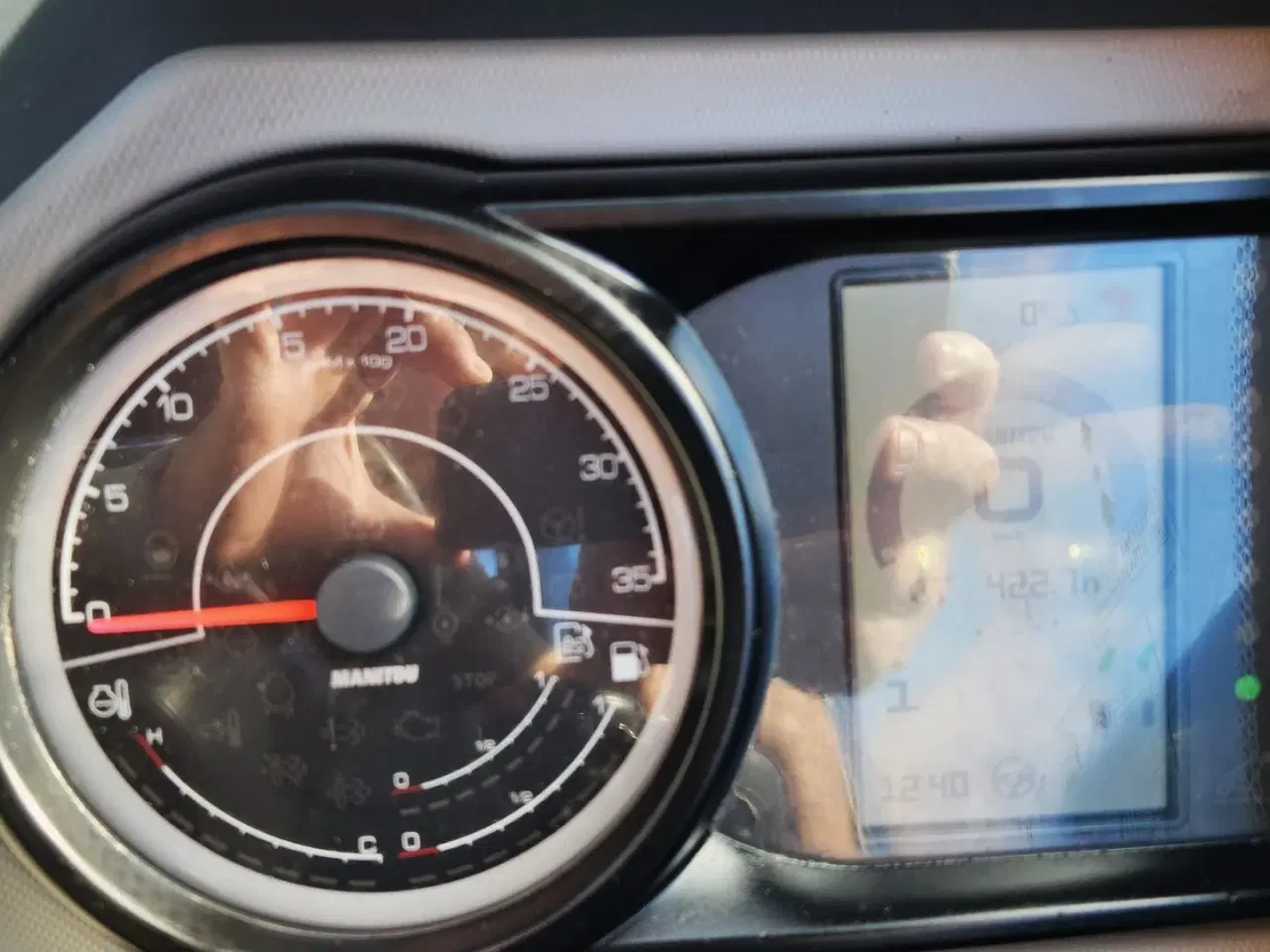 Billede 22 - Manitou ULM 415 H / som ny / inkl. redskaber / kan køres på trailer