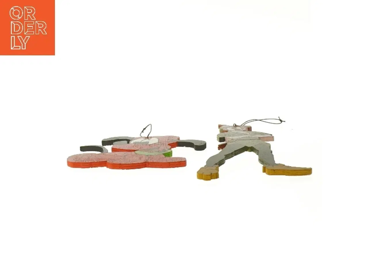 Billede 3 - Træfigurer, håndlavede, af Peter Pan og hund (str. 27 og 14 cm)