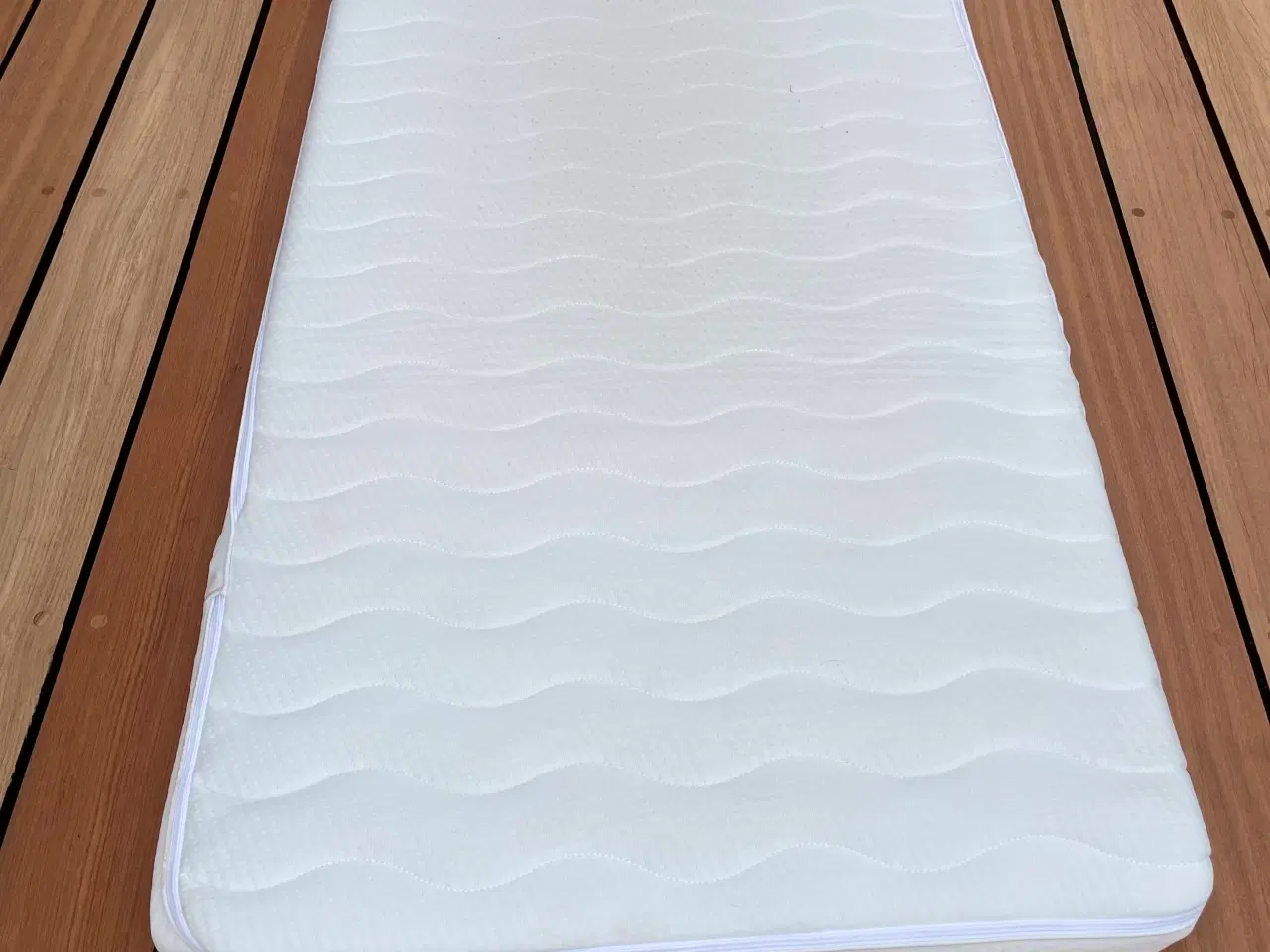 Billede 2 - Topmadras 80 cm bred