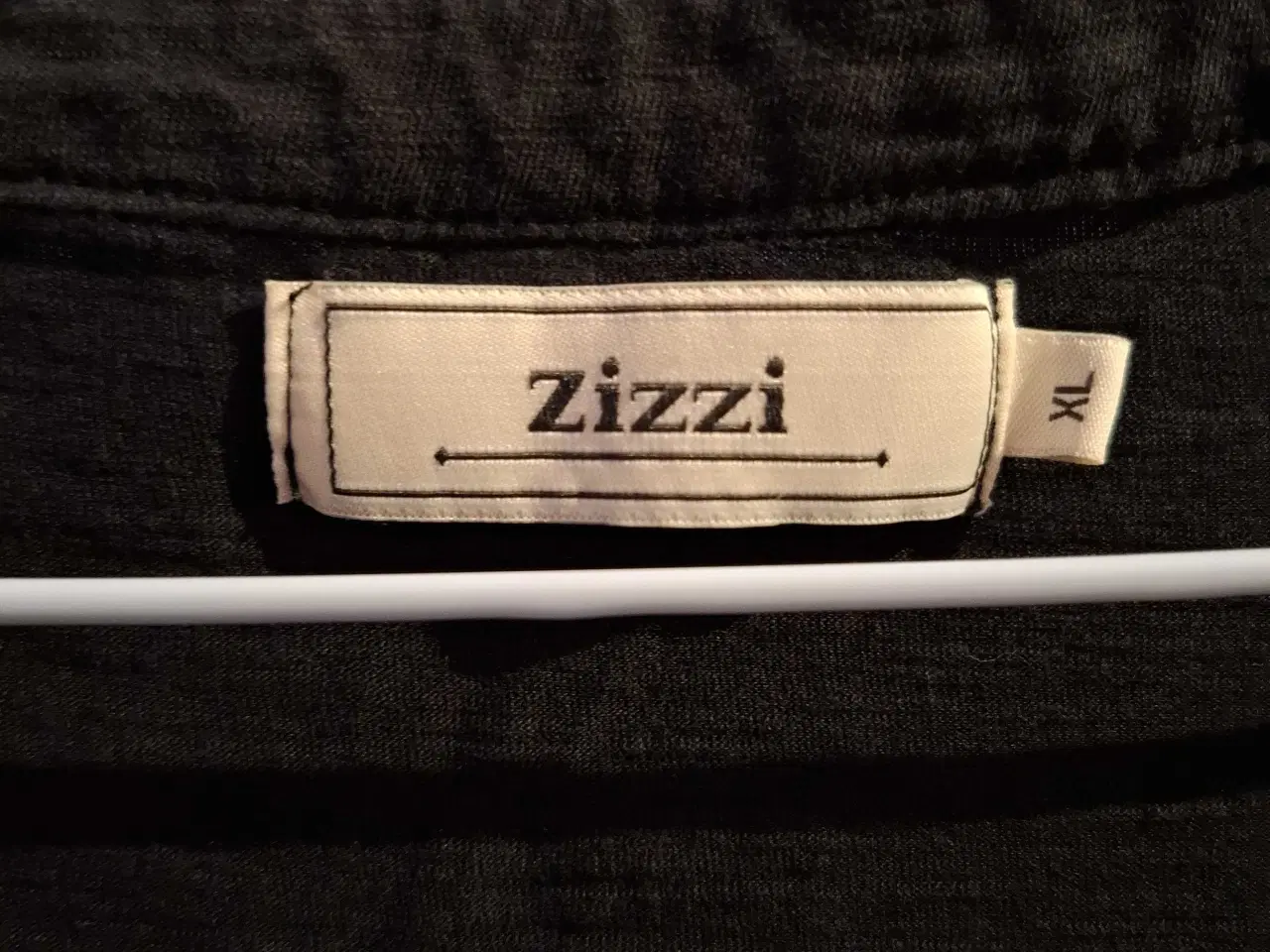 Billede 3 - Sort top I sort fra Zizzi XL