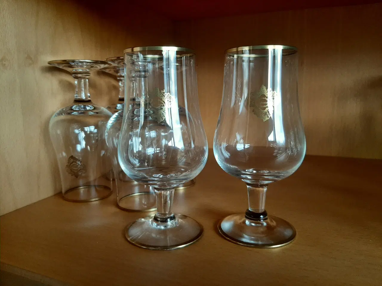 Billede 1 - 6 stk gamle cognacglas med guldkanter