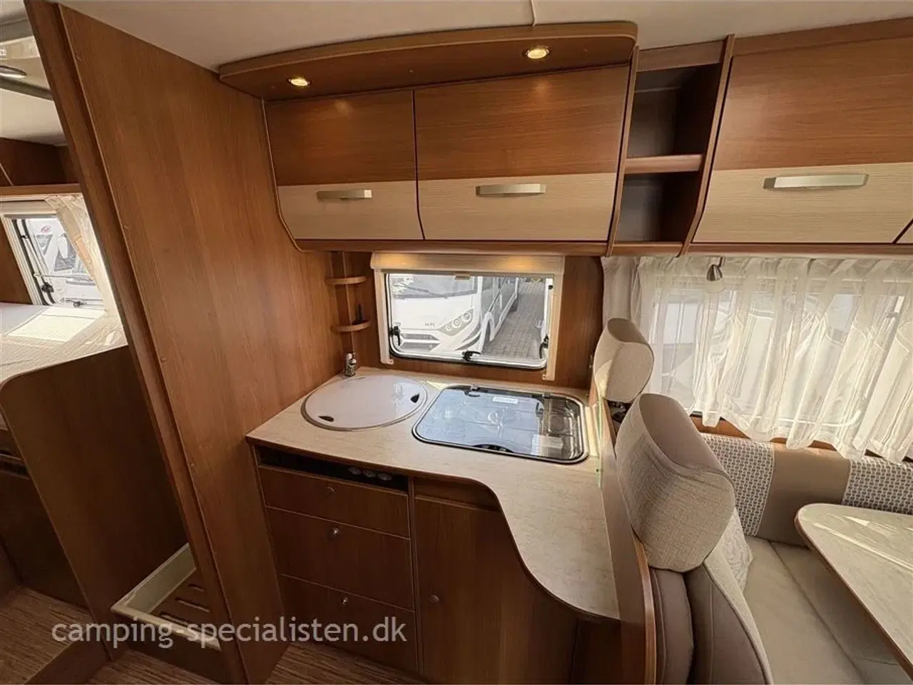 Billede 8 - 2014 - Carado T 447   Pæn og velholdt Carado T447 fra 2014 - Kan nu opleves hos Camping-Specialisten i Silkeborg