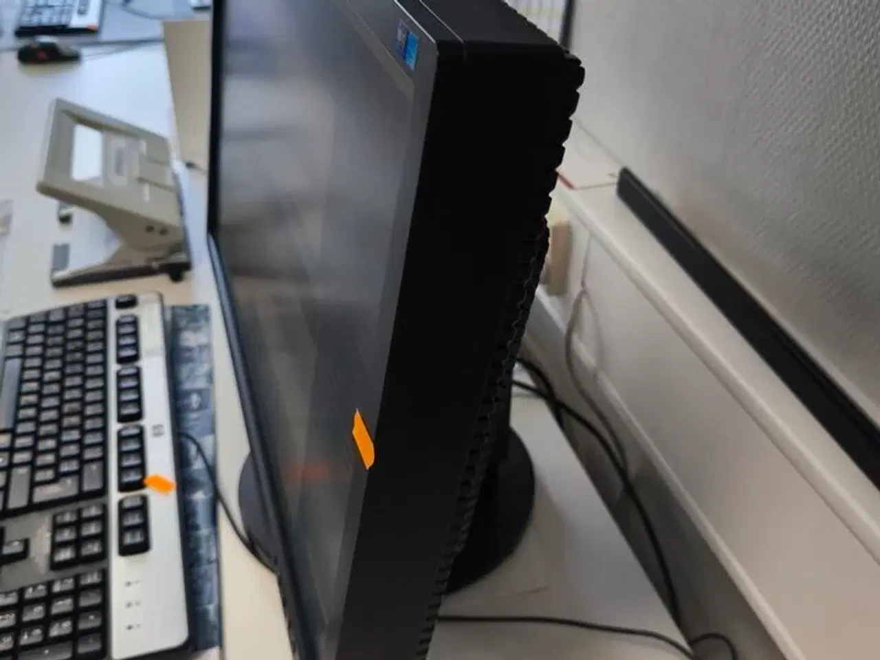 Billede 4 - Skærm 22" m. tastatur HP L2206w (PC medfølger ikke)