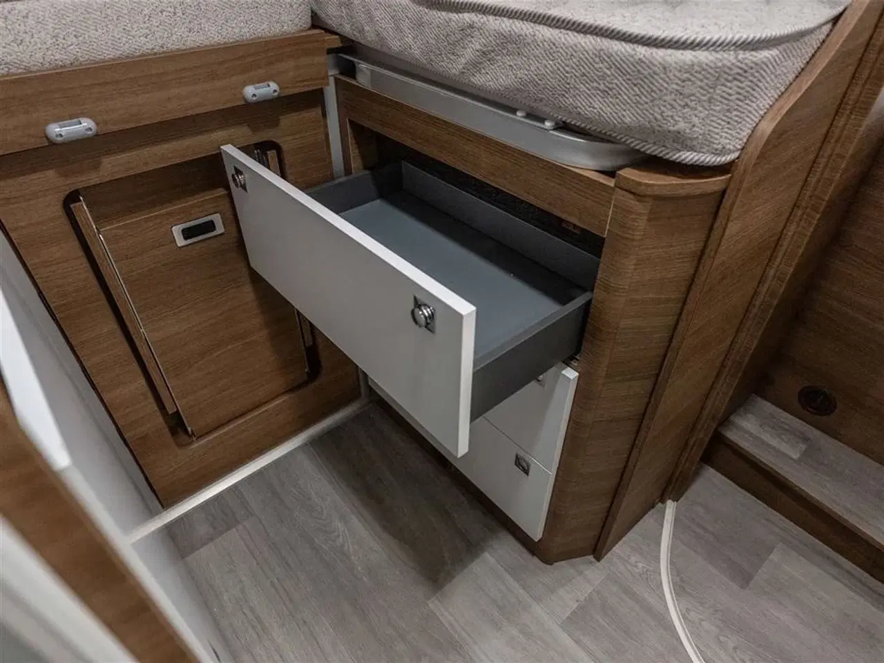 Billede 13 - 2026 - Benimar Mileo 263 Skandinavisk design og komfort året rundt