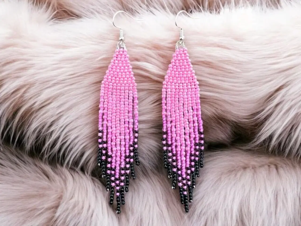 Billede 1 - Grønlandske øreringe, håndlavede 