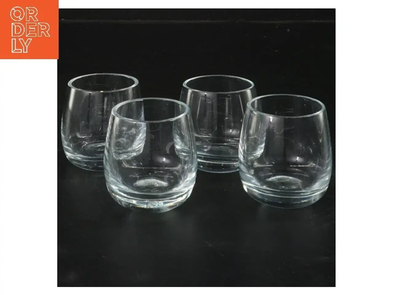 Billede 1 - Sæt med 4 glas (str. 4 stk Ø 4,5 cm længde 5,5 cm)