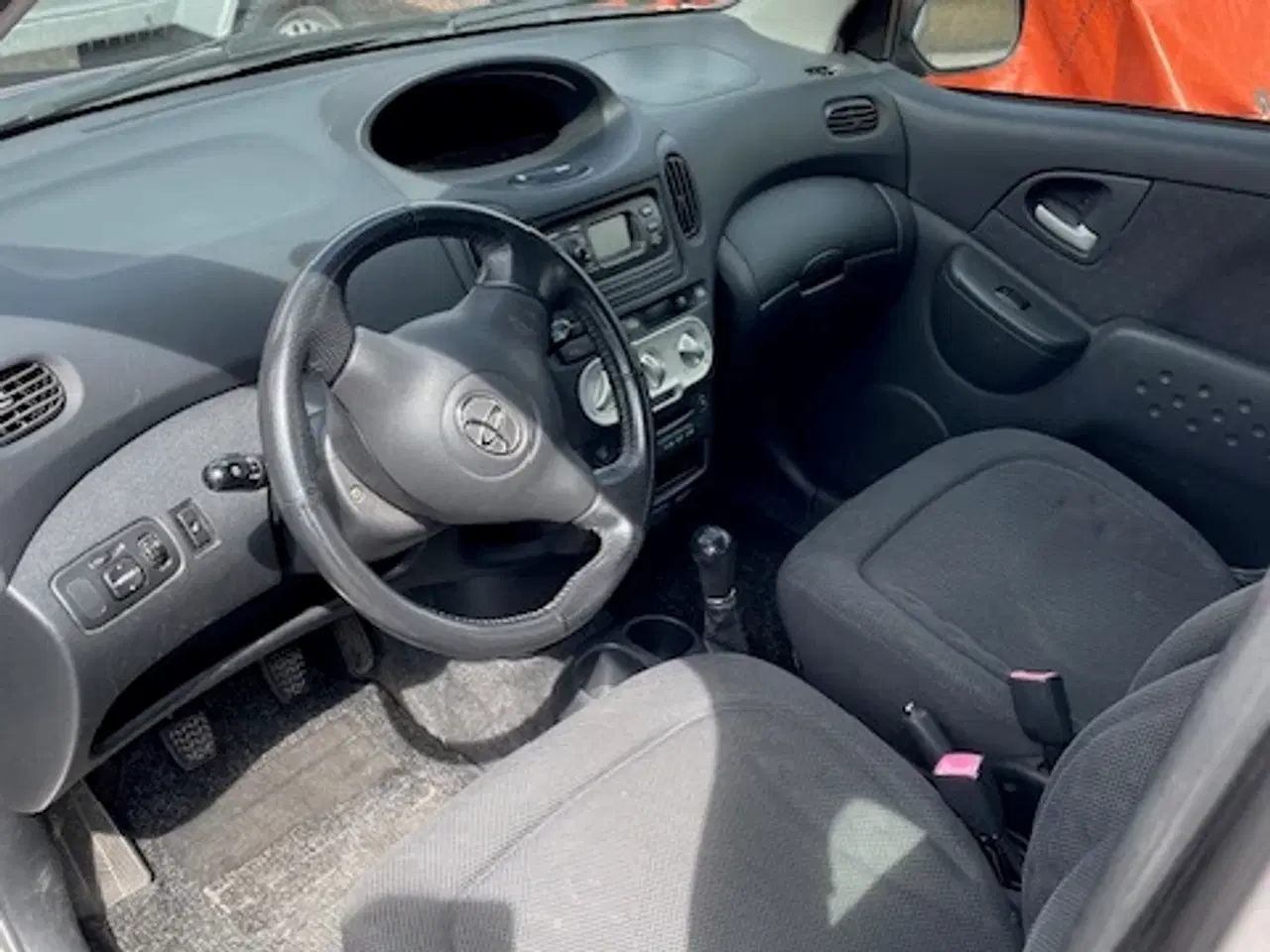 Billede 5 - Toyota Yaris Verso 1,3 benzin, årgang 07/2004