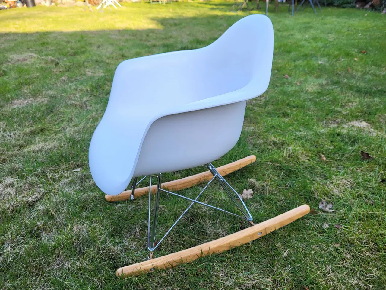 Billede 1 - Eames lignende børne gyngestol