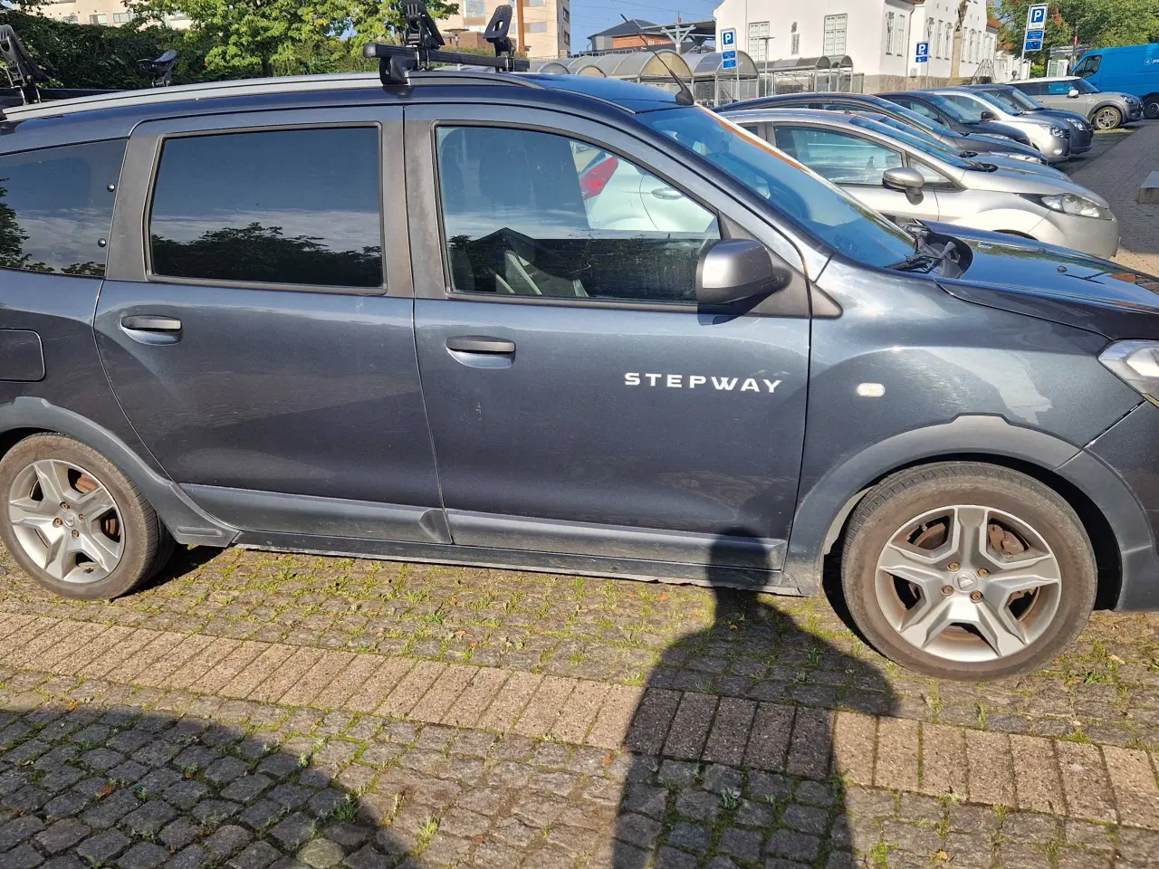 Billede 8 - 7 pers. Bil med hjemmelavet camper indretning