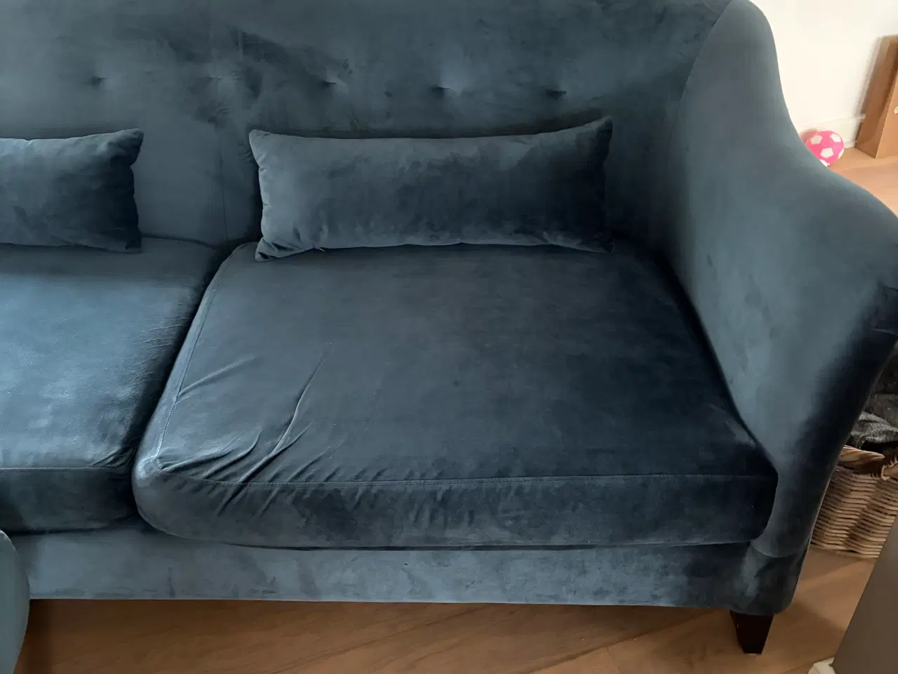 Billede 4 - Blå velour sofa