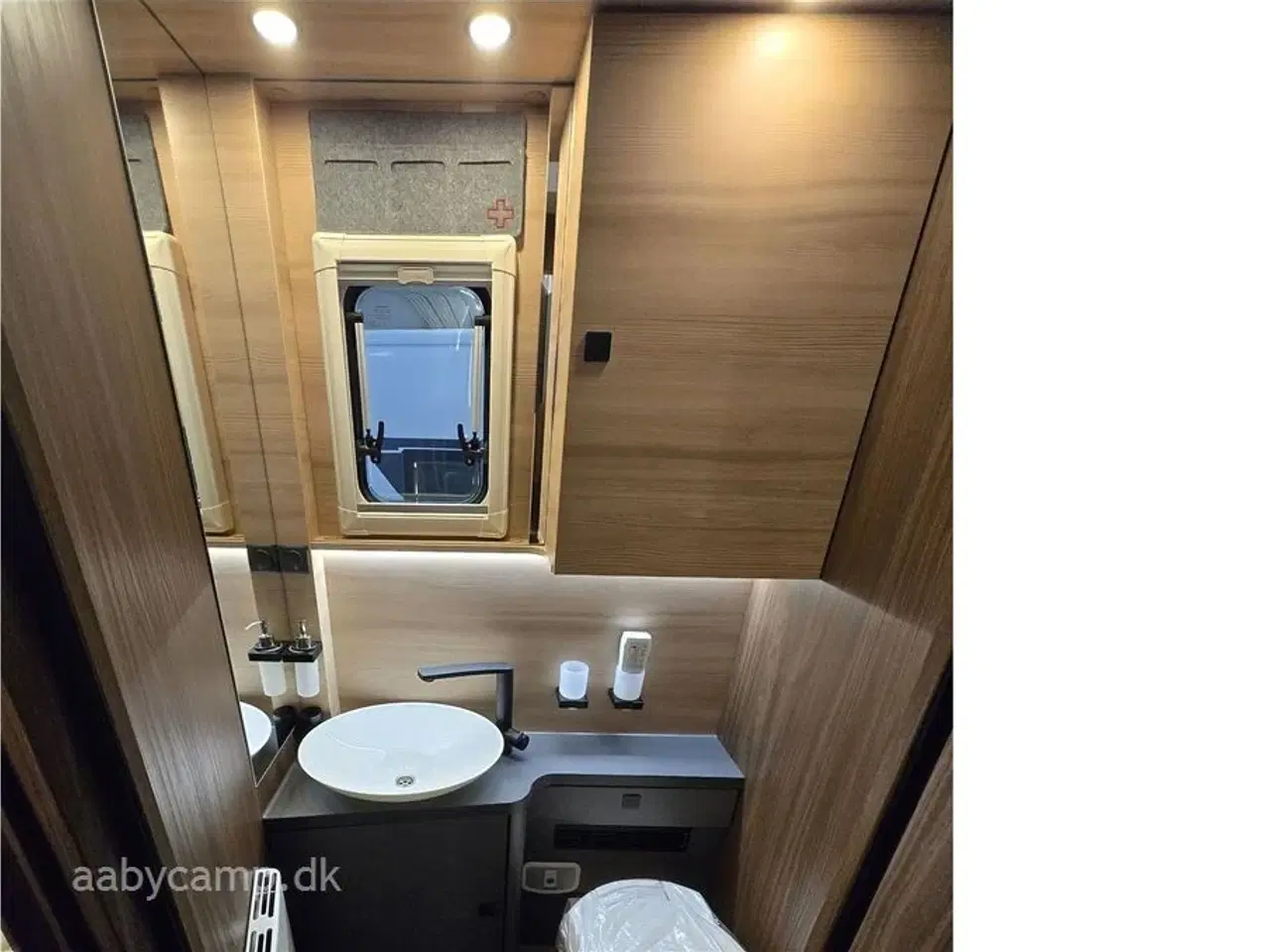 Billede 15 - 2026 - Euramobil Integra Line GT 726 EF   MERCEDES FØRE ASSISTENTER.  MERCEDES AL-KO. UDVENDIG GAS. UDVENDIG BRUSER. LITHIUM BATTERI. ALDE CENTRALVARME.