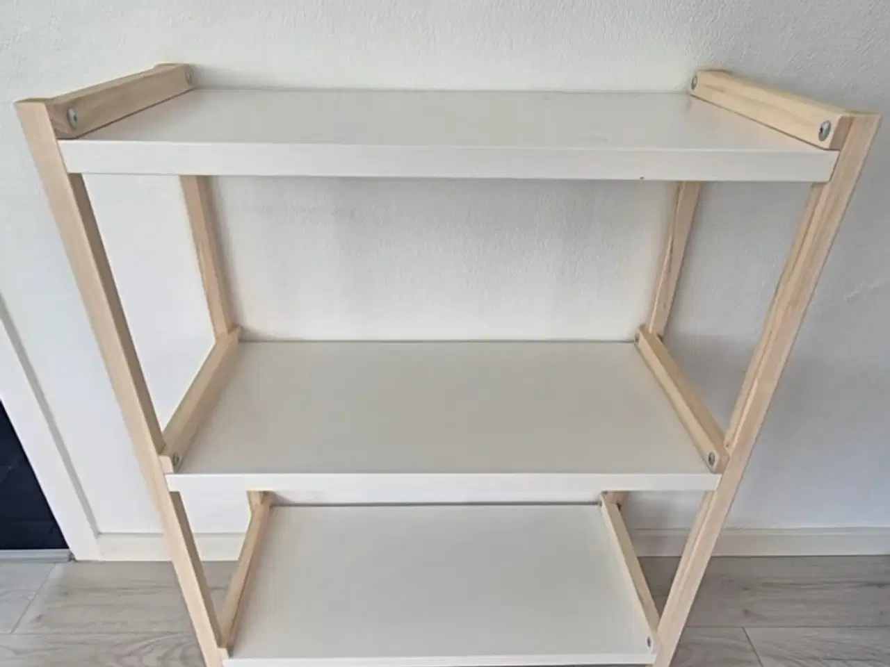Billede 1 - Reol med 3 hylder