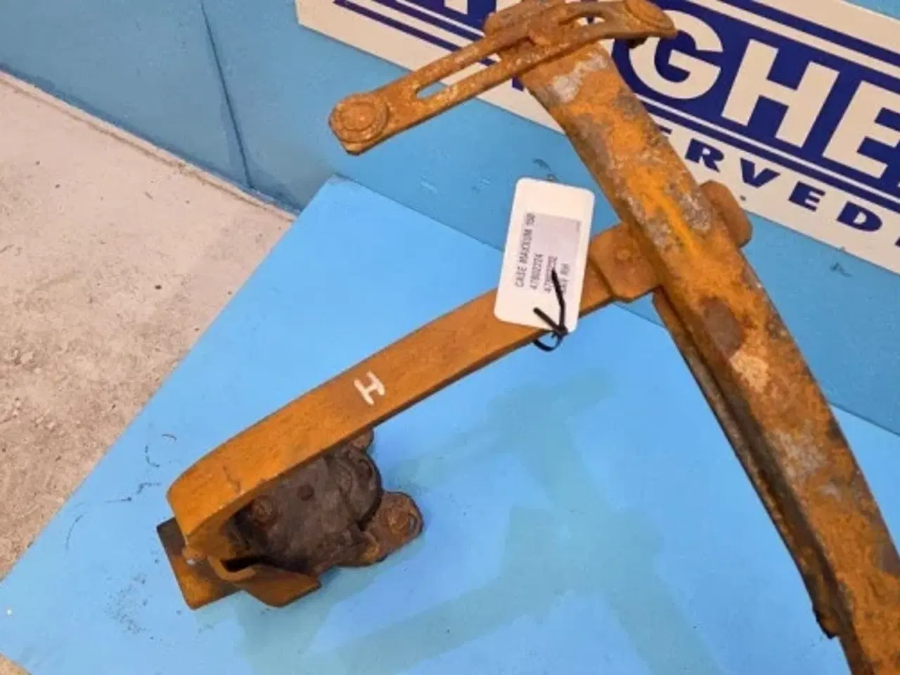 Billede 12 - Case Maxxum 150 Hjulskærm Beslag R.  47802224