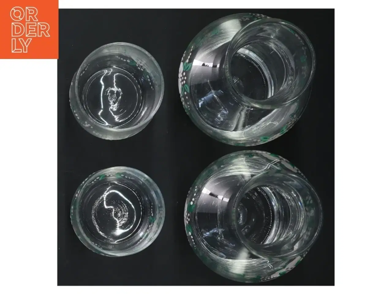 Billede 2 - Sæt med malet glas karaffer og drikkeglas (str. 17 cm og 7,5 cm)