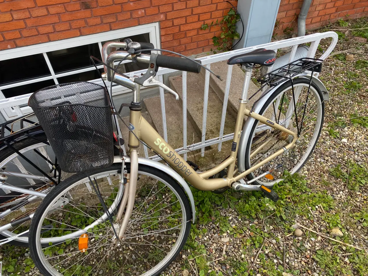 Billede 5 - Gratis 3 cykler skrivebord 2 sorte 8 festivalstole