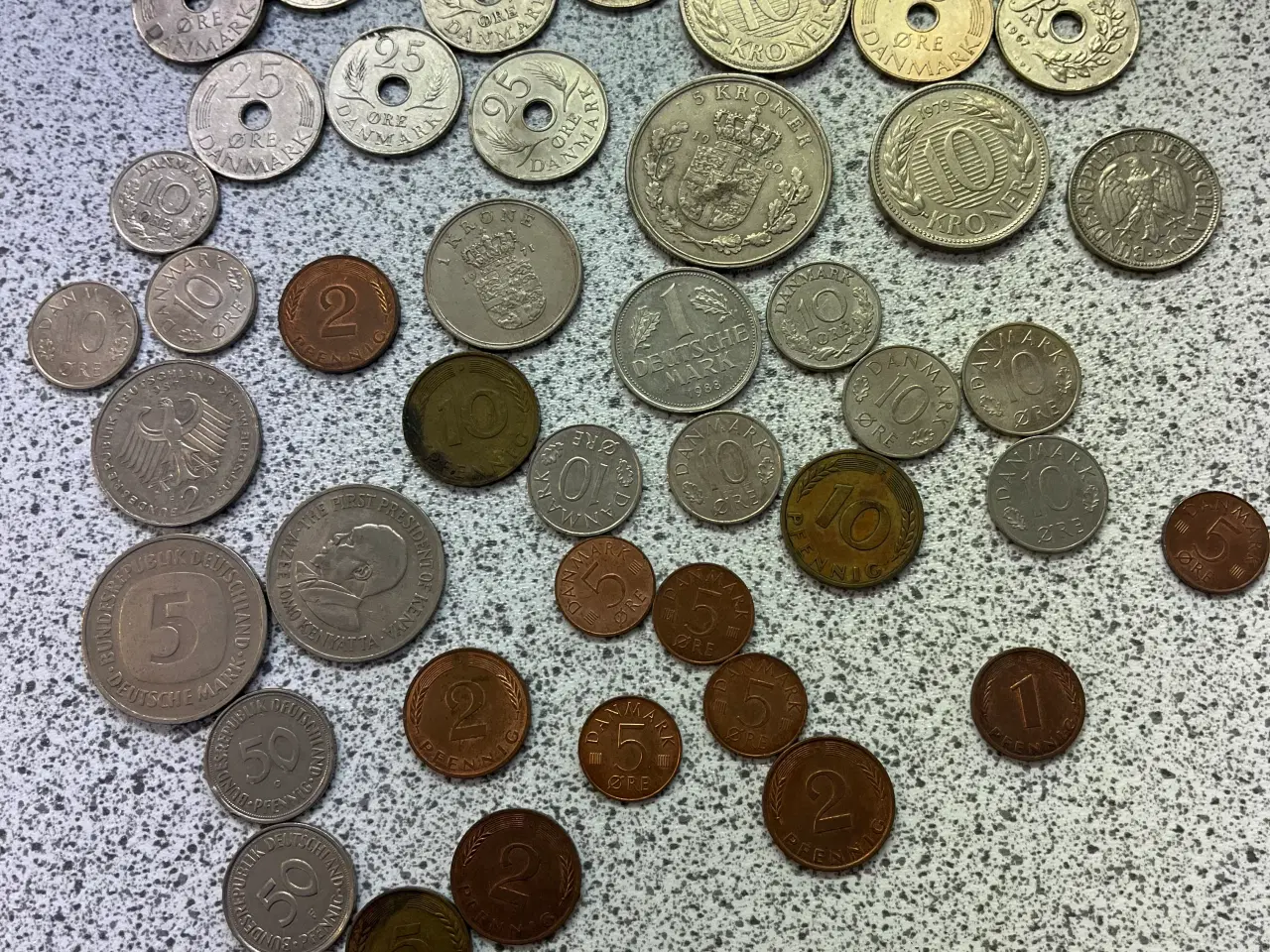 Billede 2 - Forskellige mønter