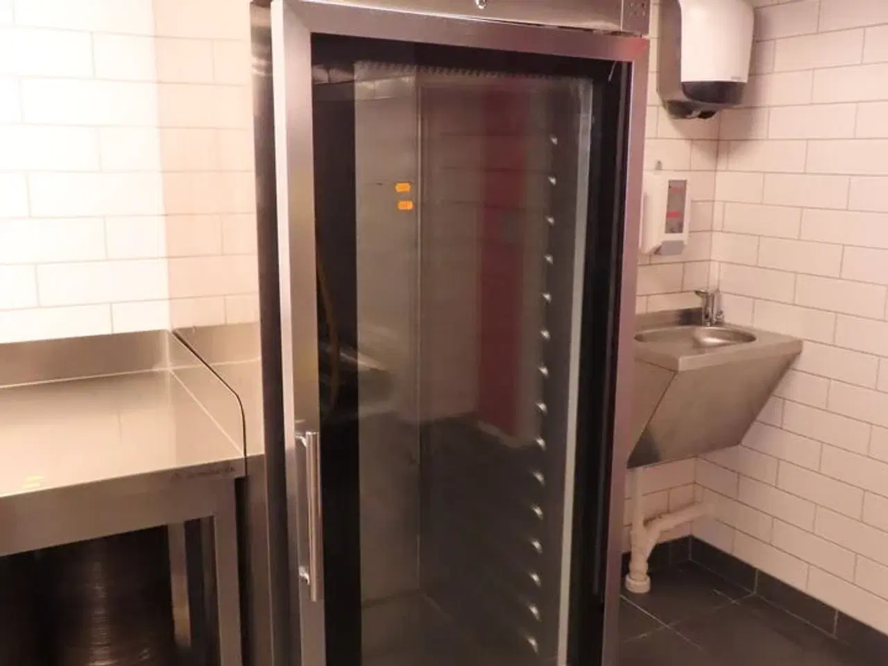 Billede 1 - Displaykøleskab TEFCOLD RK710G